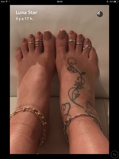 luna star feet